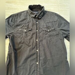 Men’s True Religion shirt. Size Medium Slim